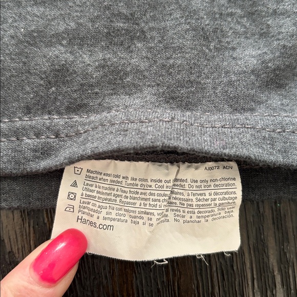 Hanes tee - Picture 6 of 9